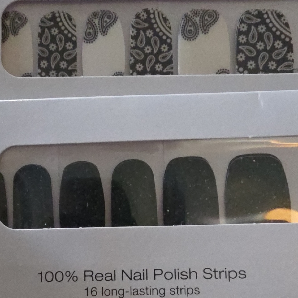 Color Street Black Paisley & Solid Dark Green Nail Strips